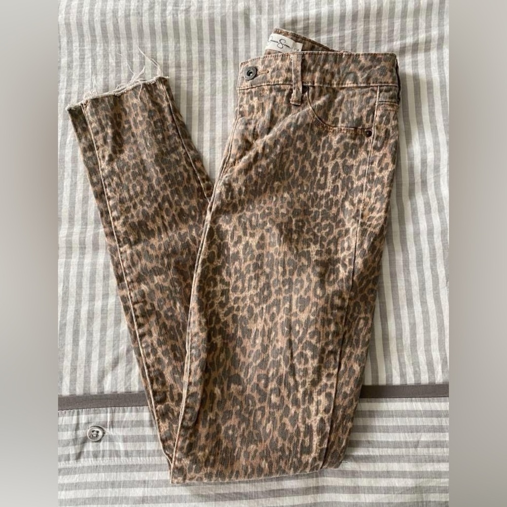 Jessica Simpson “kiss me super skinny” Leopard Print size 26